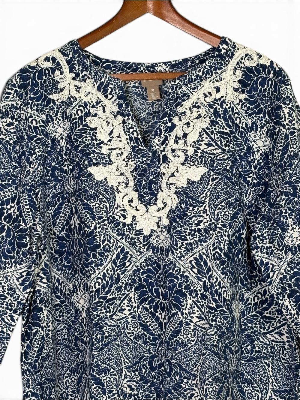 Chico's Blue White Embroidered Tunic Popover Top Linen Blend Size 3/US XL - Picture 2 of 11